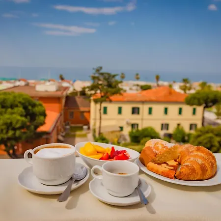 Belvedere Hotel 4*